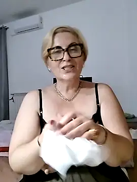 Pumabionda live sex cam