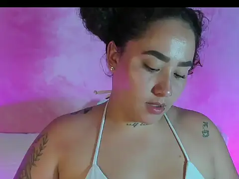 Ayla-marttinez's cam snapshot