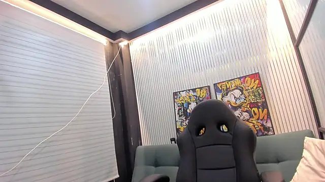 AnitaBrook's cam snapshot