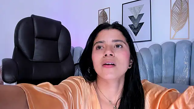 issi_loren's cam snapshot