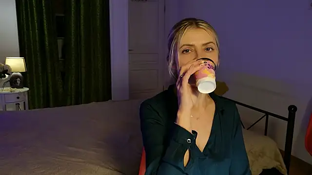 ZoeGrant's cam snapshot