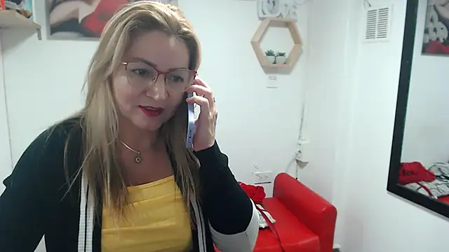 DIVAX_MONSERRAT live sex cam