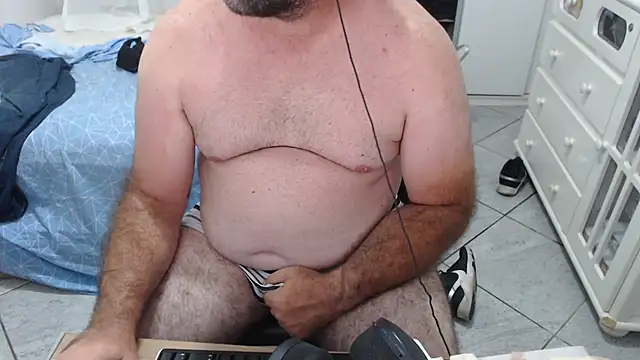 MysterBearMG live sex cam