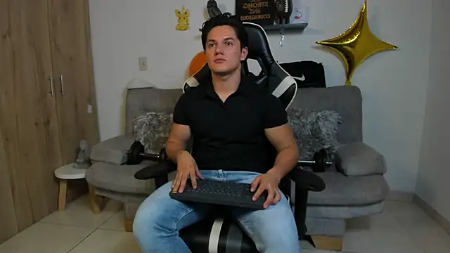 julian_wallace live sex cam