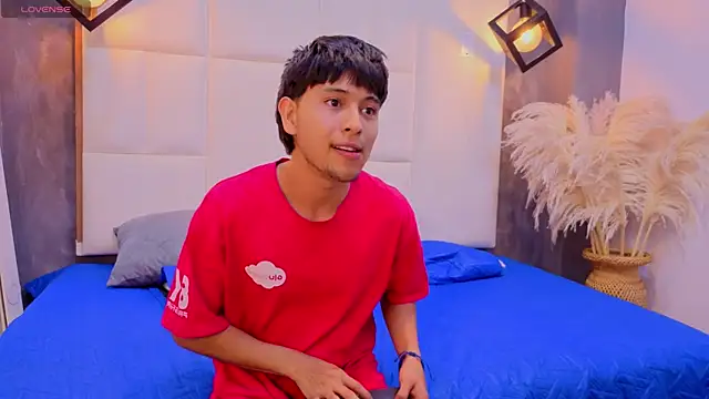 Isaa_and_Calvin's cam snapshot