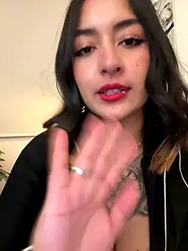 Rae_Lil_White live sex cam