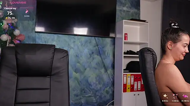 OfficeGirls's cam snapshot