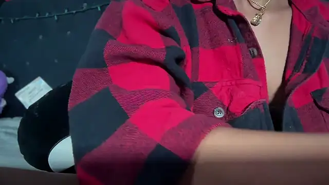 Cum2Charm's cam snapshot