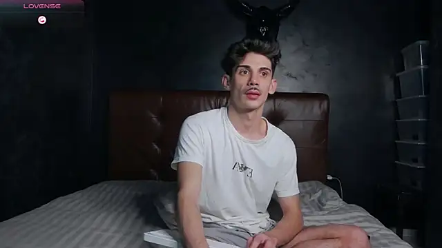 DanielCrush1 live sex cam