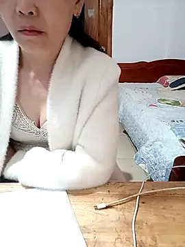 Feeling-hot live sex cam