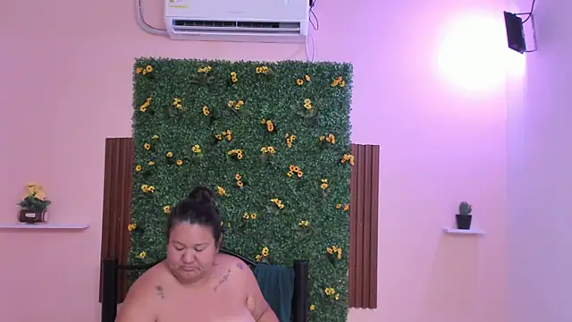 evaleribigtits18's cam snapshot