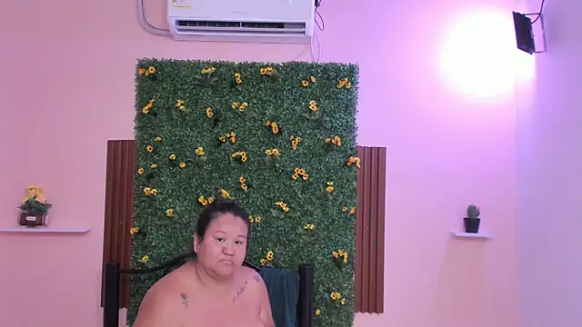 evaleribigtits18's cam snapshot