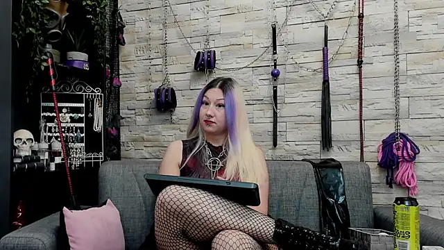 CruelMistress's cam snapshot