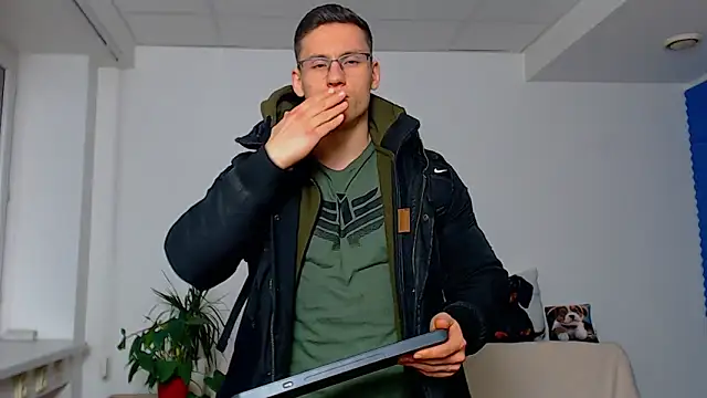 ZeinMiracles live sex cam