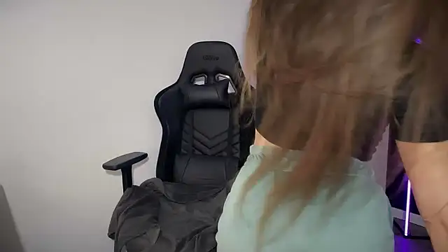 -KroshkaEnot-'s cam snapshot