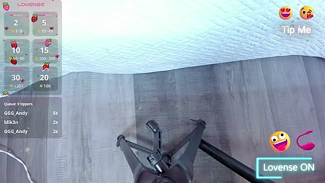 DerryAndIzzy live sex cam