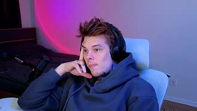 DENIS_HERE's cam snapshot