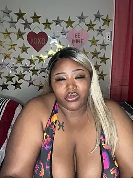 Chocolatebunnyxx96's cam snapshot