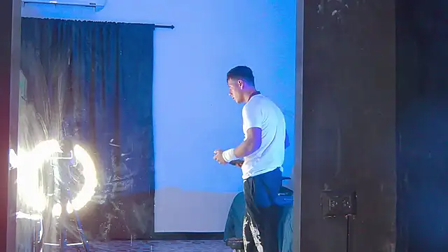 MagnusKnight_'s cam snapshot