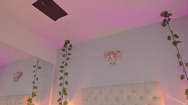 Isabella_Flowers's cam snapshot