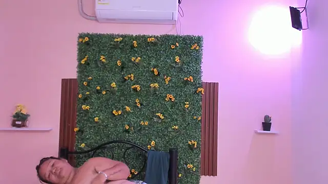 evaleribigtits18's cam snapshot