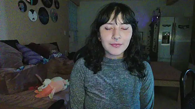 GinnyDelice's cam snapshot