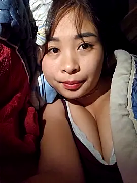 Squirrel-Pear live sex cam