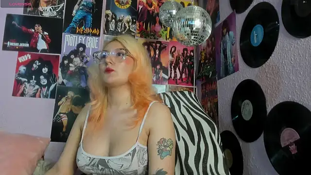 Avril_Maria's cam snapshot