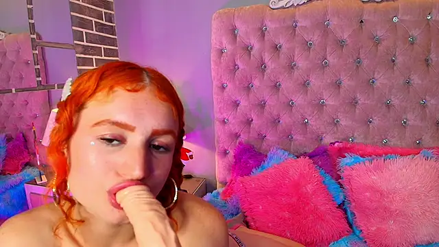 AdelaineBest's cam snapshot