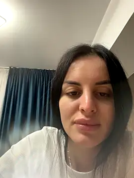 Alexiaaa121's cam snapshot