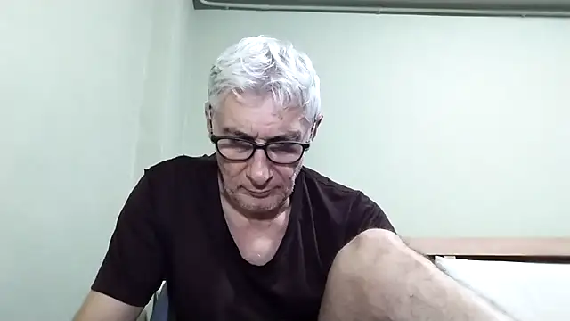 BIGUNCUTHARDCOCK live sex cam