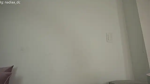 Nadiaa_'s cam snapshot