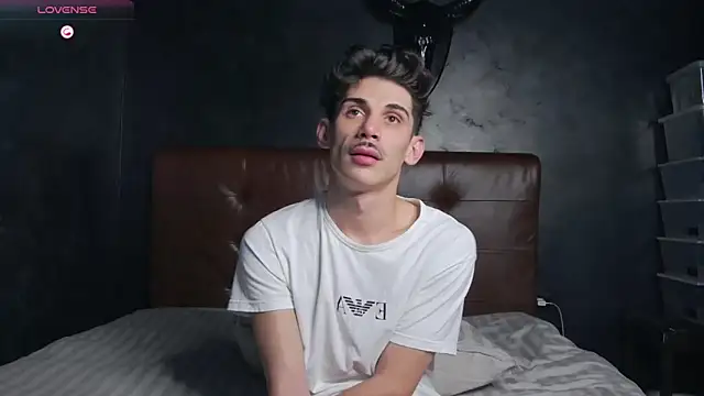 DanielCrush1 live sex cam