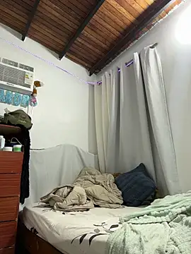 MrLeoLatino's cam snapshot