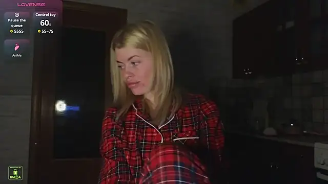 RinaBlondie's cam snapshot