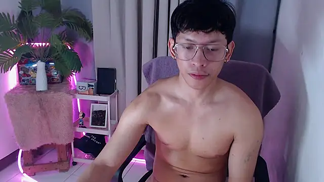 pinkcock_froi2305 live sex cam