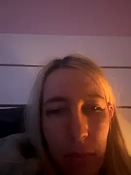 BarbieBlondieGirl live sex cam