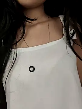 KARISHMA-STRIP live sex cam