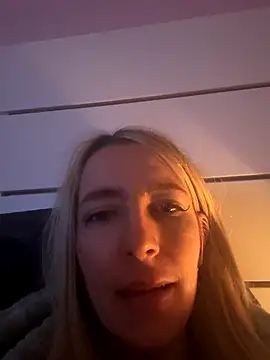 BarbieBlondieGirl live sex cam