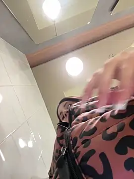 Isabella21_'s cam snapshot