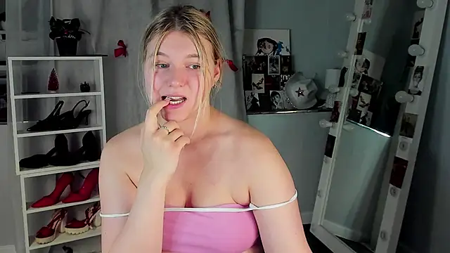 Rebecca_Kelly's cam snapshot