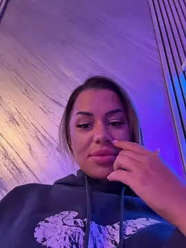 KirstieVegas live sex cam