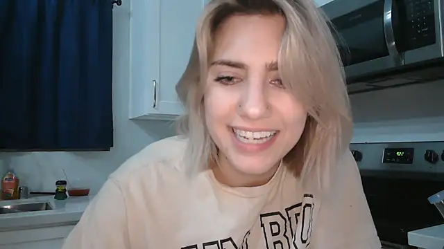 NatalieKneals live sex cam