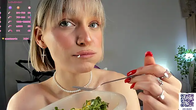 Ice_Strawberry live sex cam