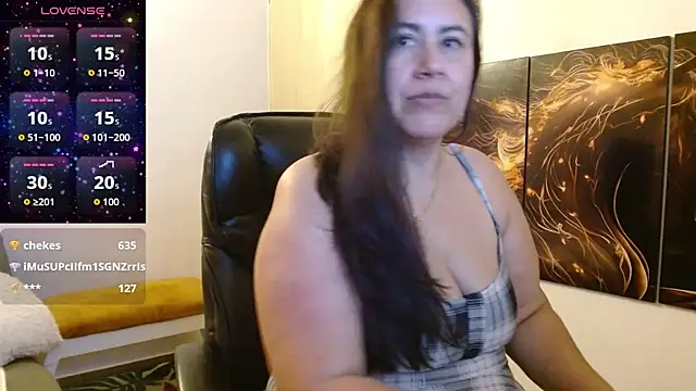 amalia_brunette's cam snapshot