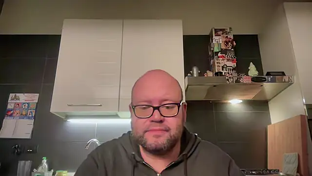 theitalianbear live sex cam