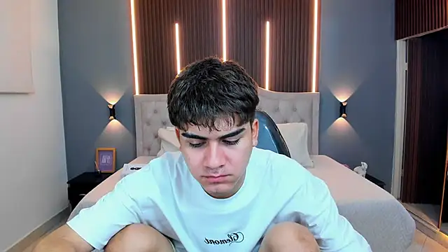 Tommy18__ live sex cam