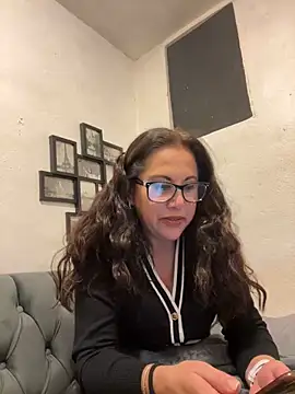 MirandaLatinaLovely's cam snapshot