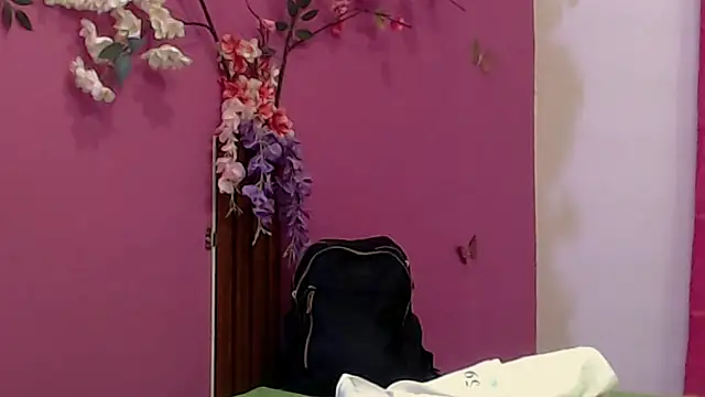 skinnybarbie022's cam snapshot