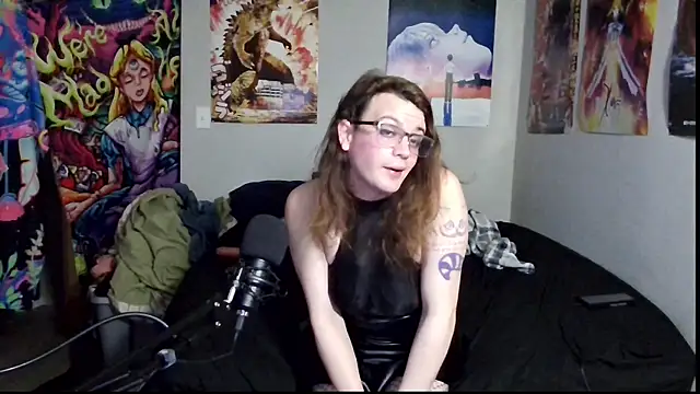 LizzyKittyOwO live sex cam